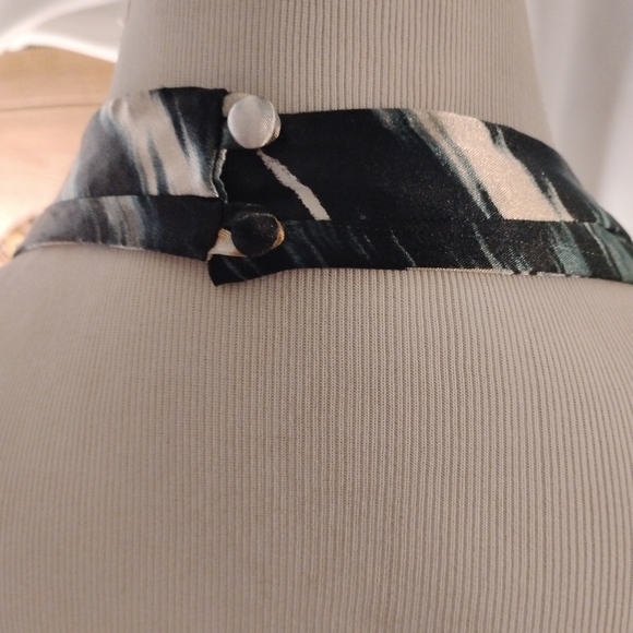 Silky Form Fitted Pin Up Vibe. Blues, Cream &  Browns. London Times Halter Dress - Picture 10 of 13